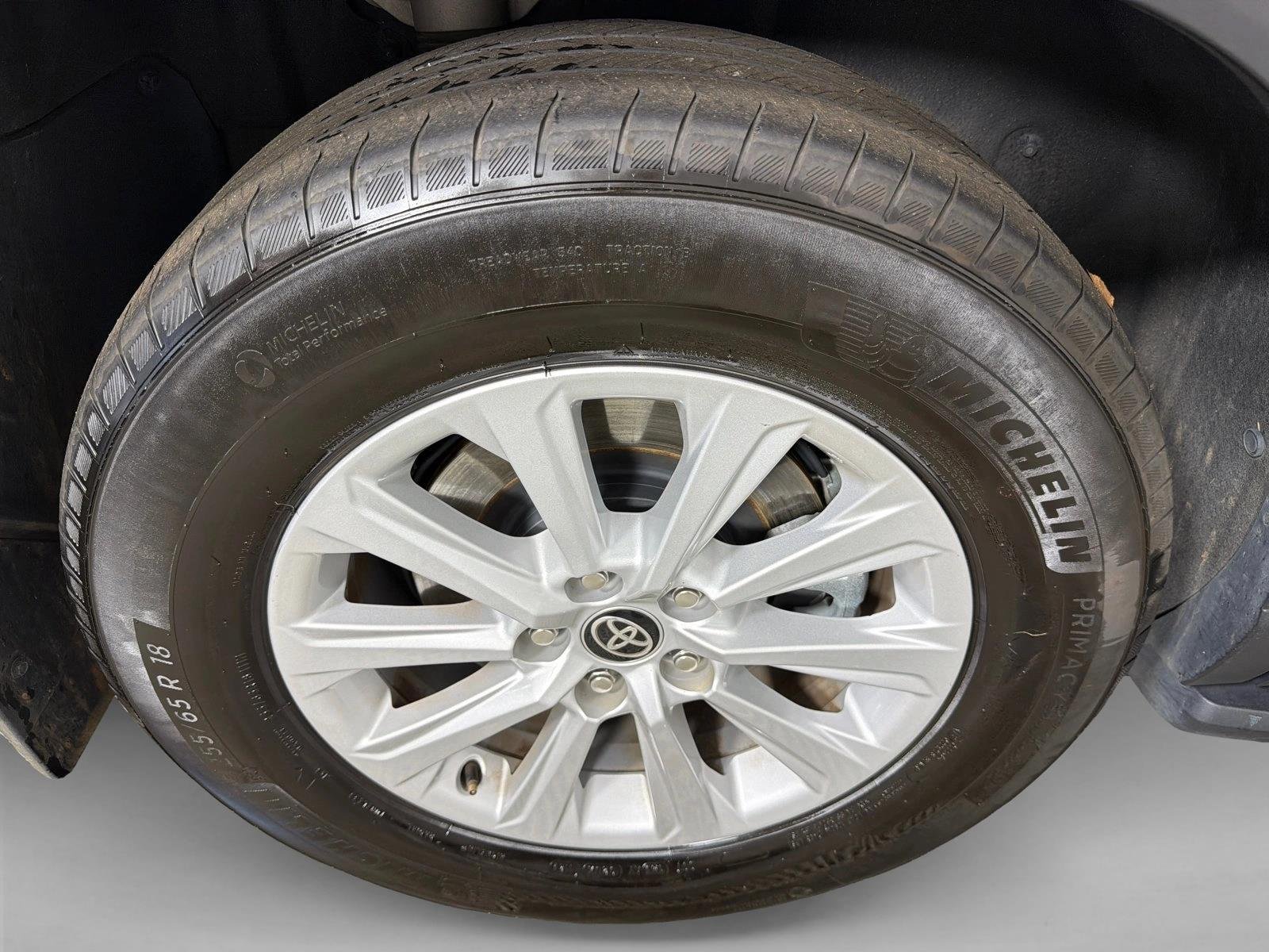 Used 2024 Wind Chill Pearl Toyota XLE image 18