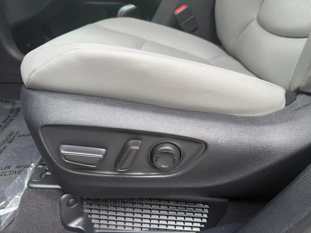 Used 2025 Midnight Black Metallic Toyota XLE image 17