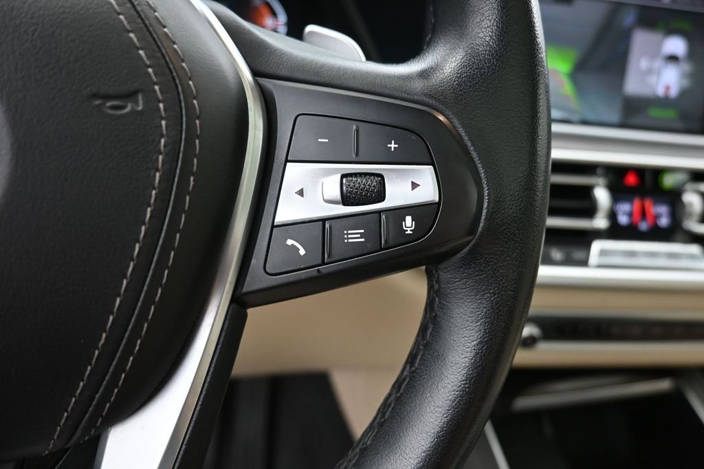 Used 2022 White BMW xDrive40i image 30