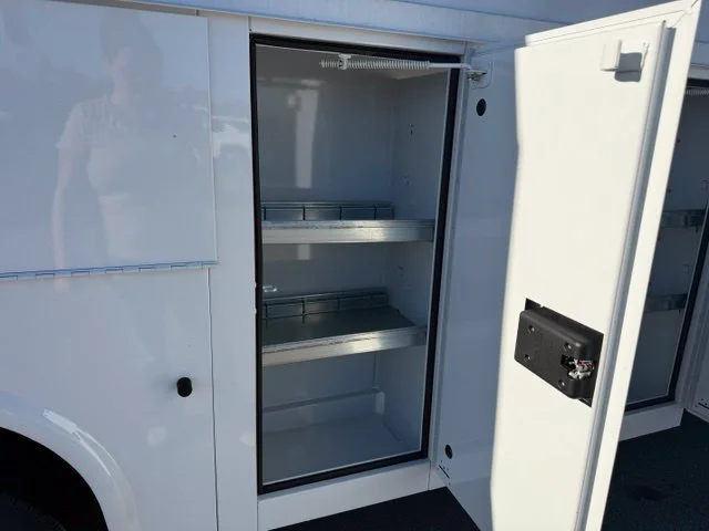 New 2026 Summit White Chevrolet 1WT image 30