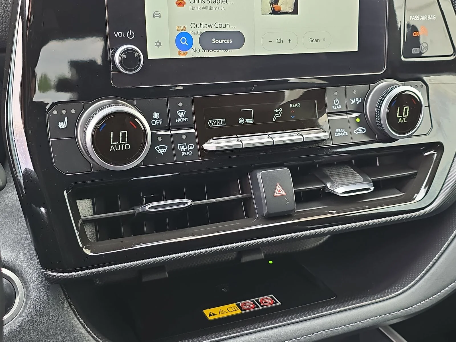 2025 Toyota Highlander XSE - Photo 26