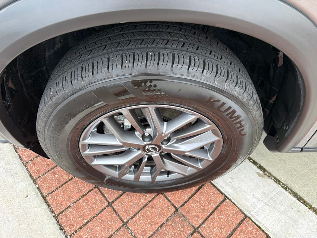 Used 2024 Gray Nissan S image 10