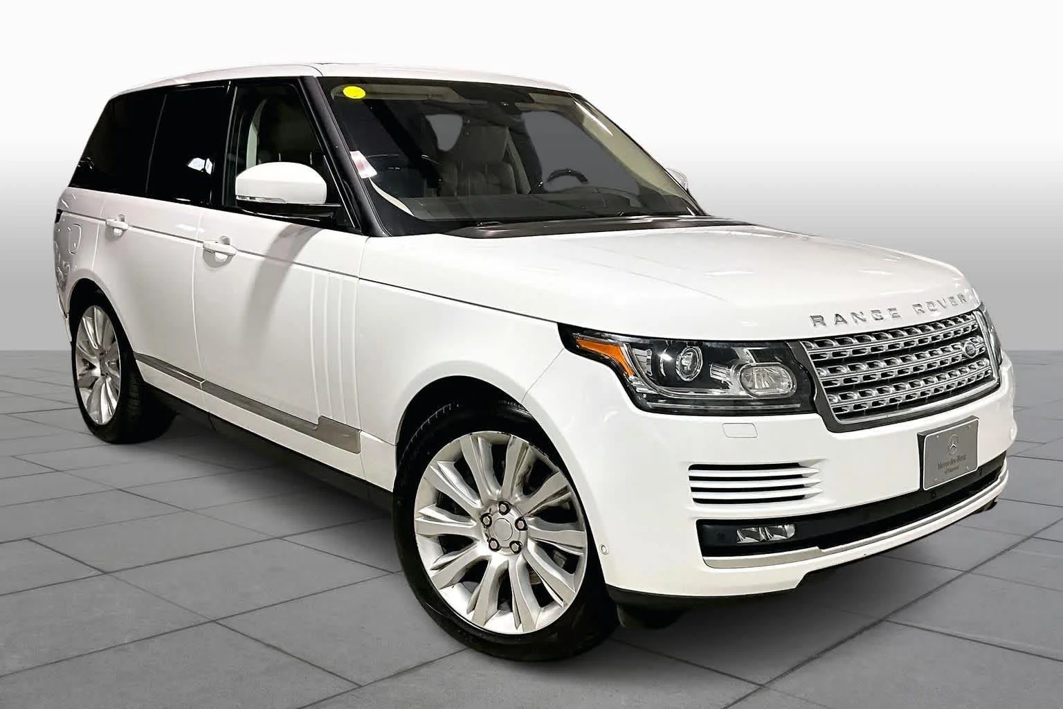Used 2016 Fuji White Land Rover Supercharged image 3