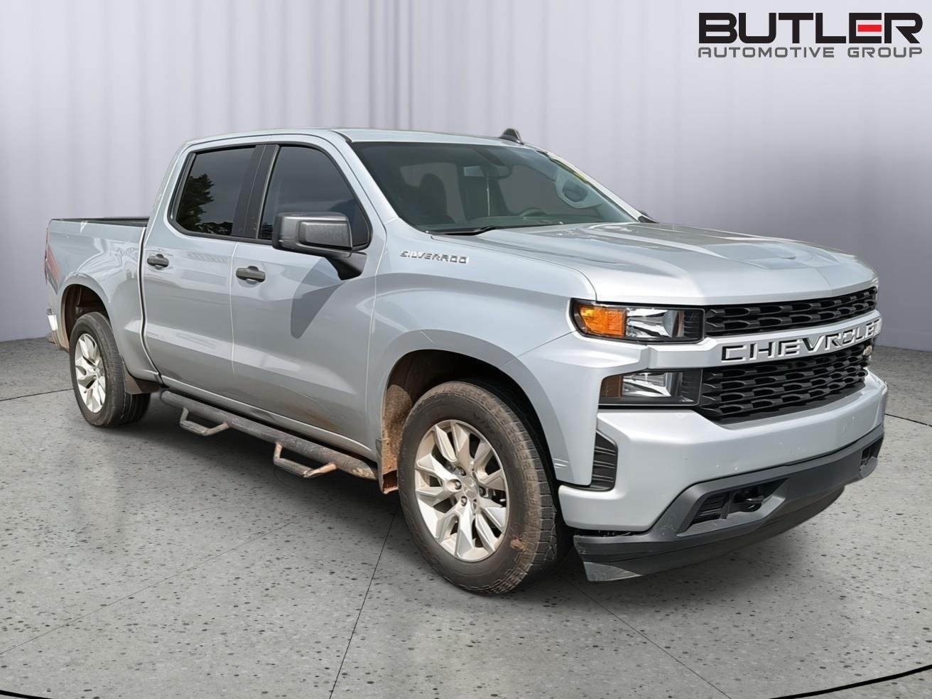 Used 2019 Silver Ice Metallic Chevrolet Custom image 6