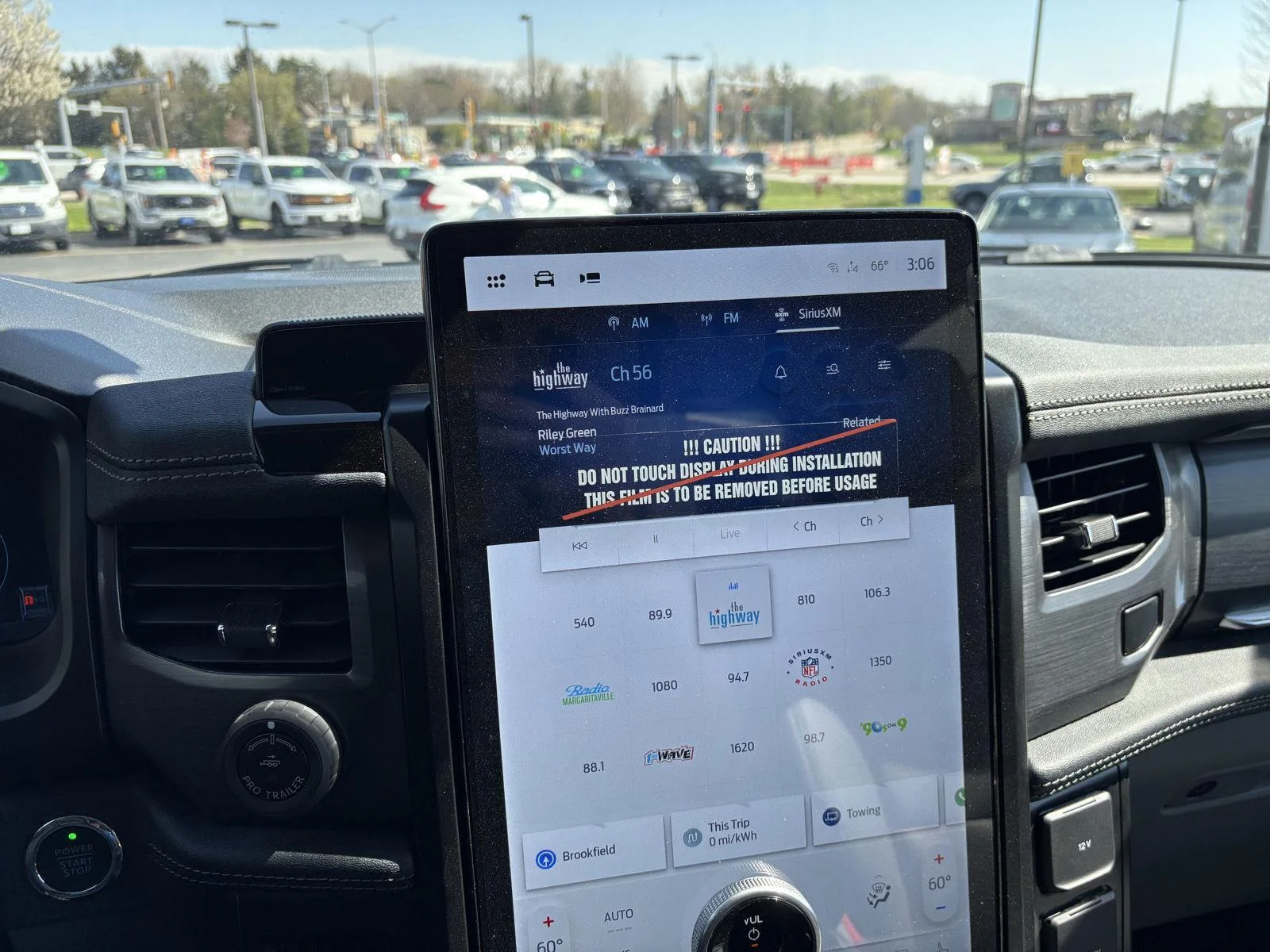 2025 Ford F-150 Lightning Flash - Photo 13