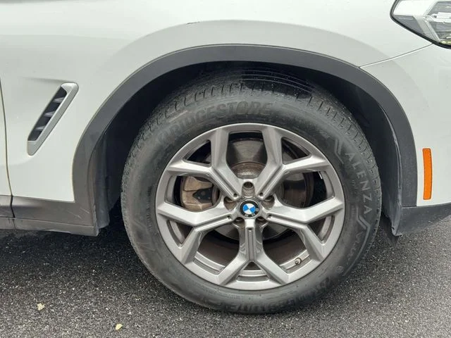 Used 2022 White BMW sDrive30i image 7