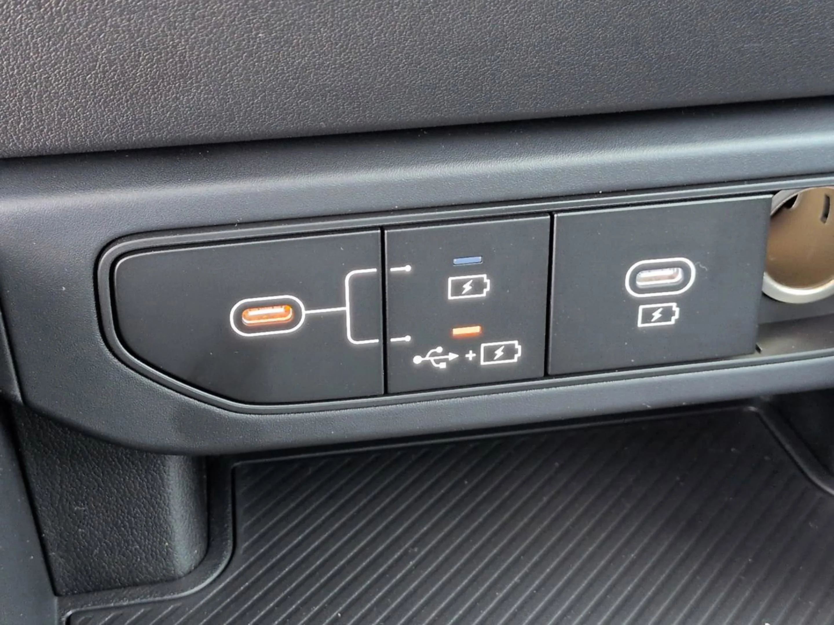 New 2026 Snow White Pearl Kia LXS image 23