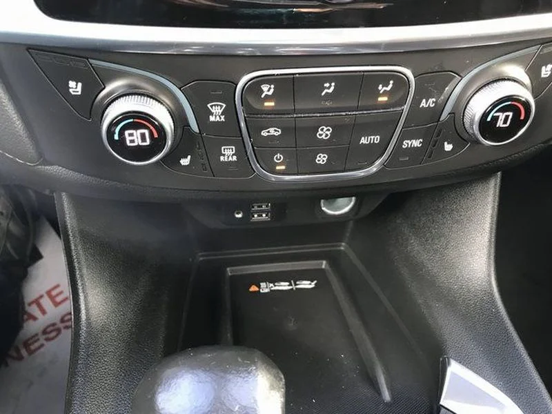 Used 2022 Mosaic Black Metallic Chevrolet High Country image 16