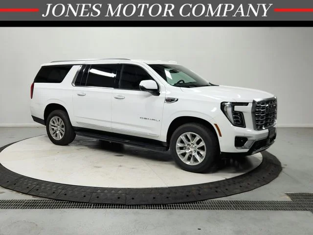 Used 2025 White GMC Denali image 1