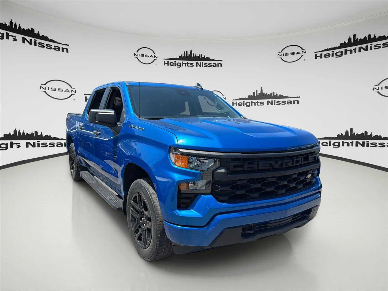 Used 2023 Glacier Blue Metallic Chevrolet Custom image 9
