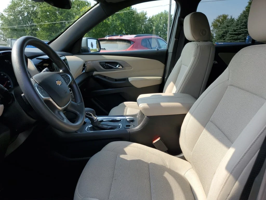 Used 2023 STERLING GRAY METALLIC Chevrolet LS image 5