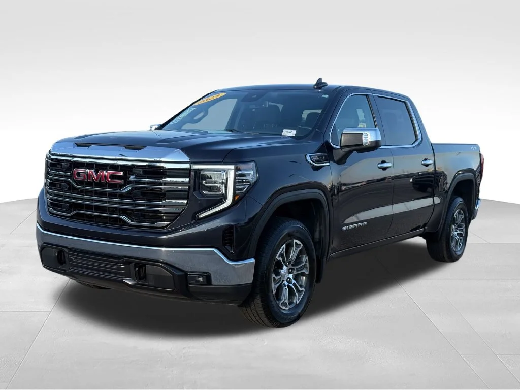 Used 2025 Silver GMC SLT image 1
