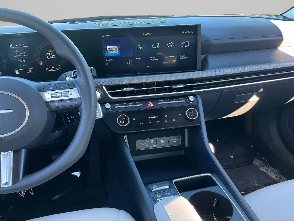 Used 2025 Black Hyundai SEL image 10
