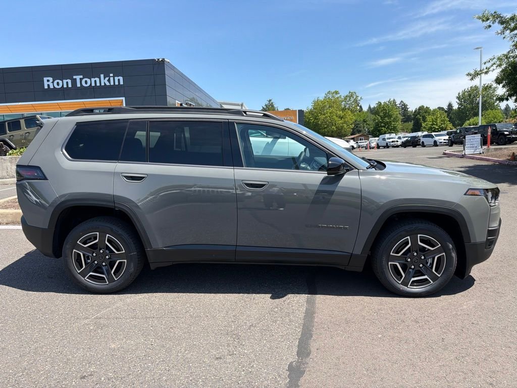 New 2026 Sting-Gray Clear-Coat Exterior Paint Jeep Limited image 9
