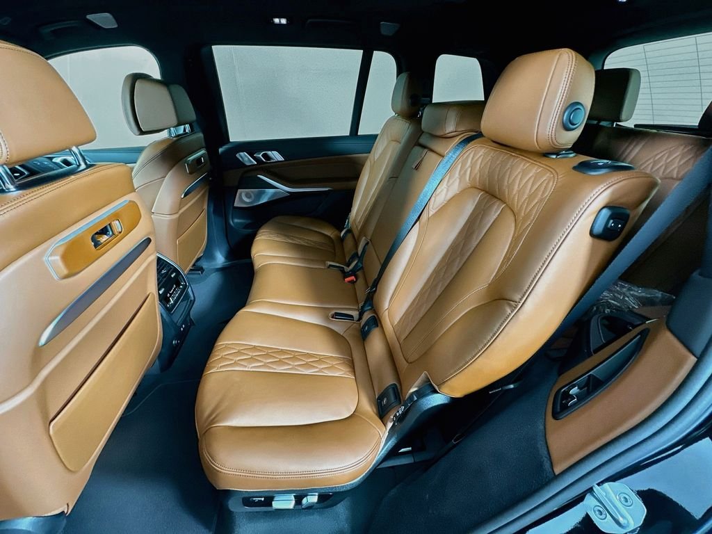 New 2027 Black Sapphire Metallic BMW xDrive40i image 17