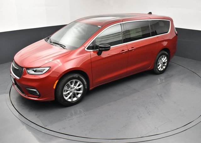 2026 Chrysler Pacifica Select - Photo 18