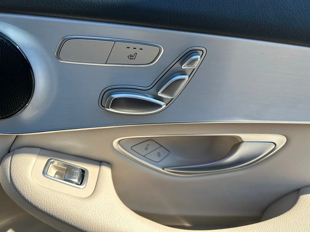 Used 2022  Mercedes-Benz GLC 300 image 22