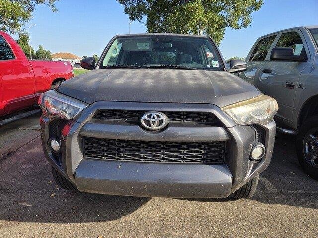 Used 2014 Magnetic Gray Metallic Toyota SR5 image 2