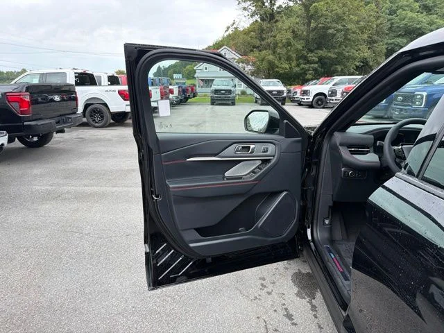 New 2026 Agate Black Metallic Ford ST image 13