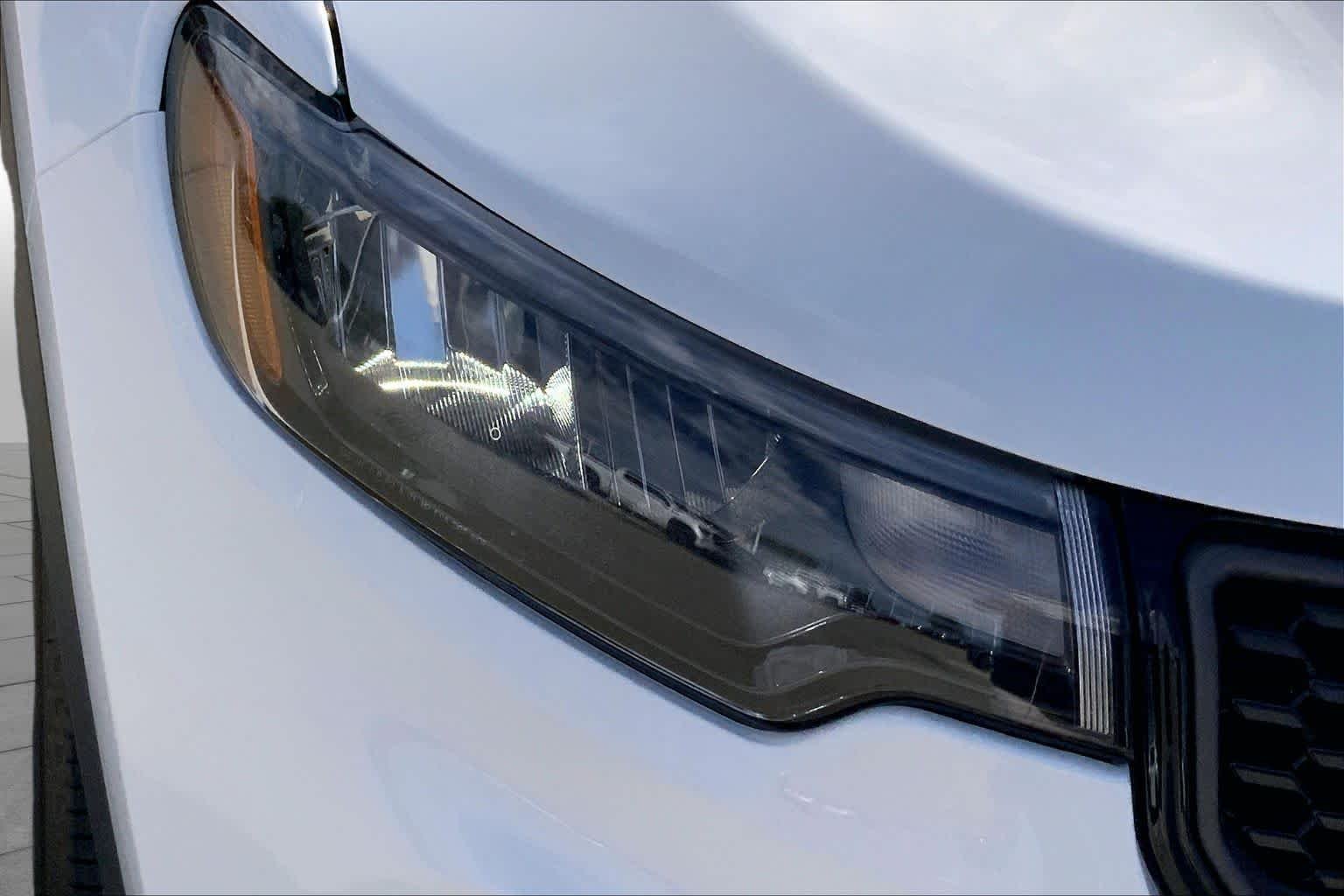 New 2026 Bright White Clearcoat Jeep Latitude Altitude image 13