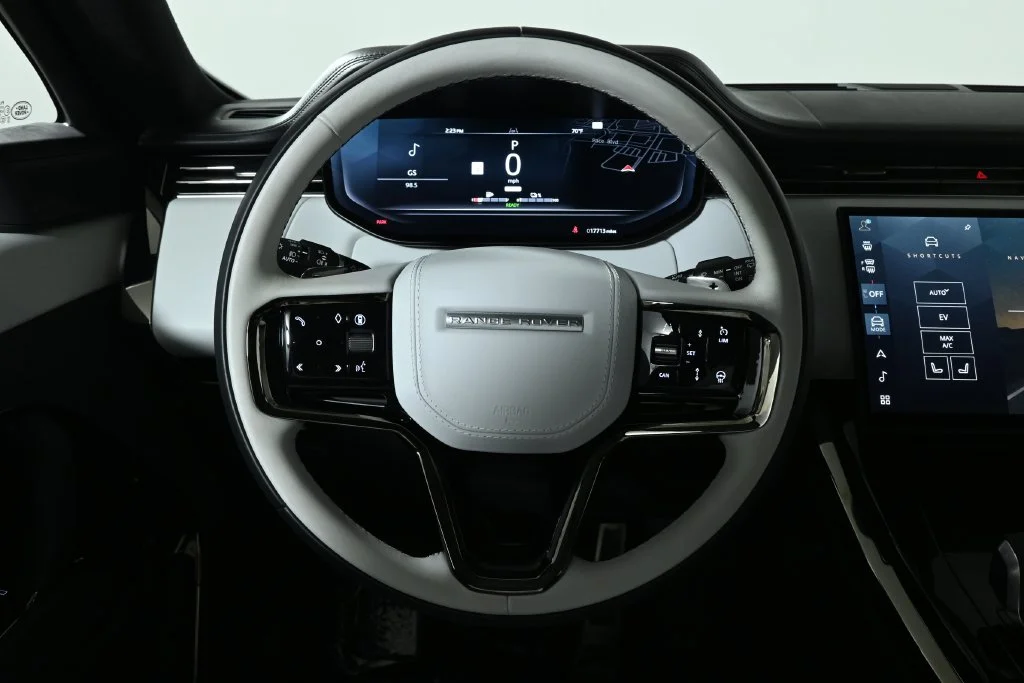 Used 2024 Green Land Rover Autobiography image 18