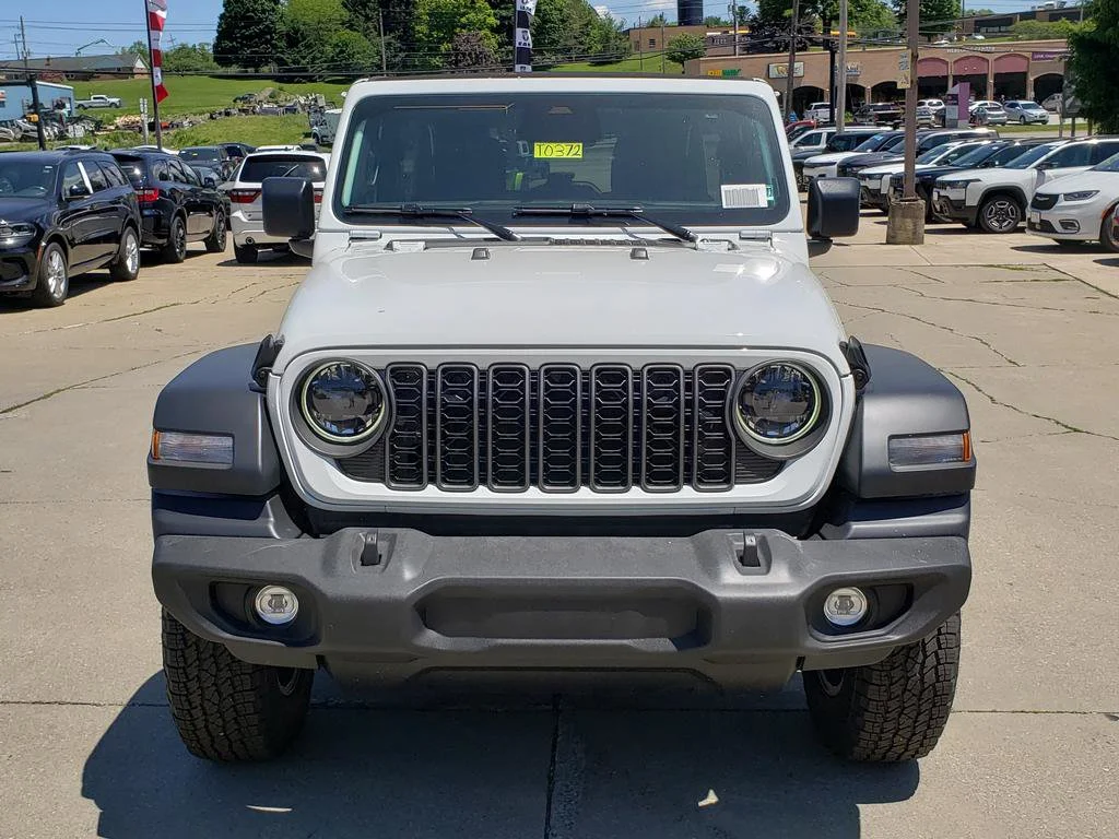 New 2026 Bright White Clear-Coat Exterior Paint Jeep Sport S image 8