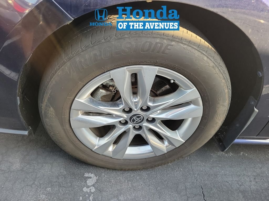 Used 2024 Gray Toyota XLE image 4