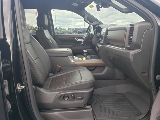 Used 2022 Black Chevrolet High Country image 17