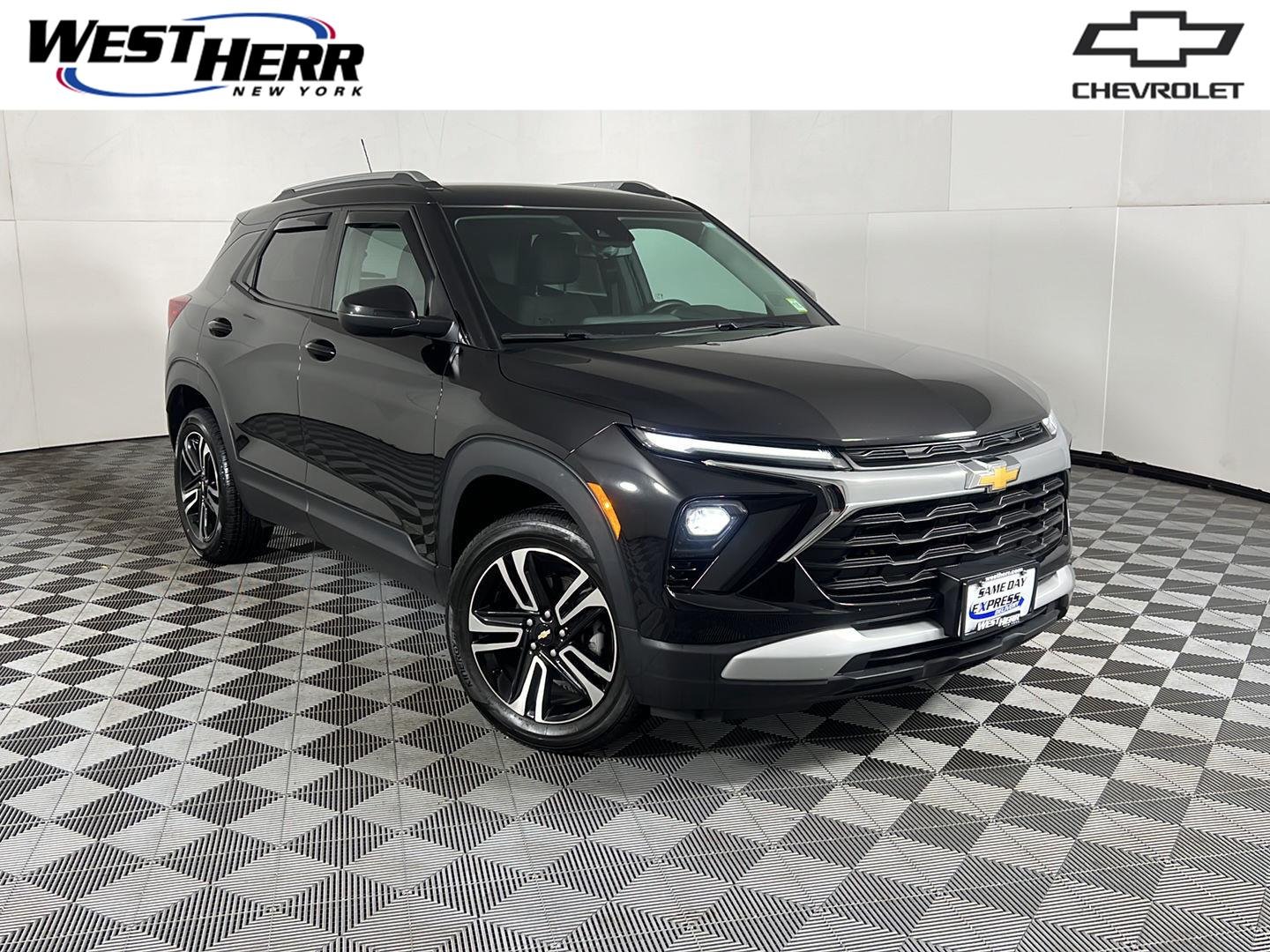 Used 2025 Mosaic Black Metallic Chevrolet LT image 1