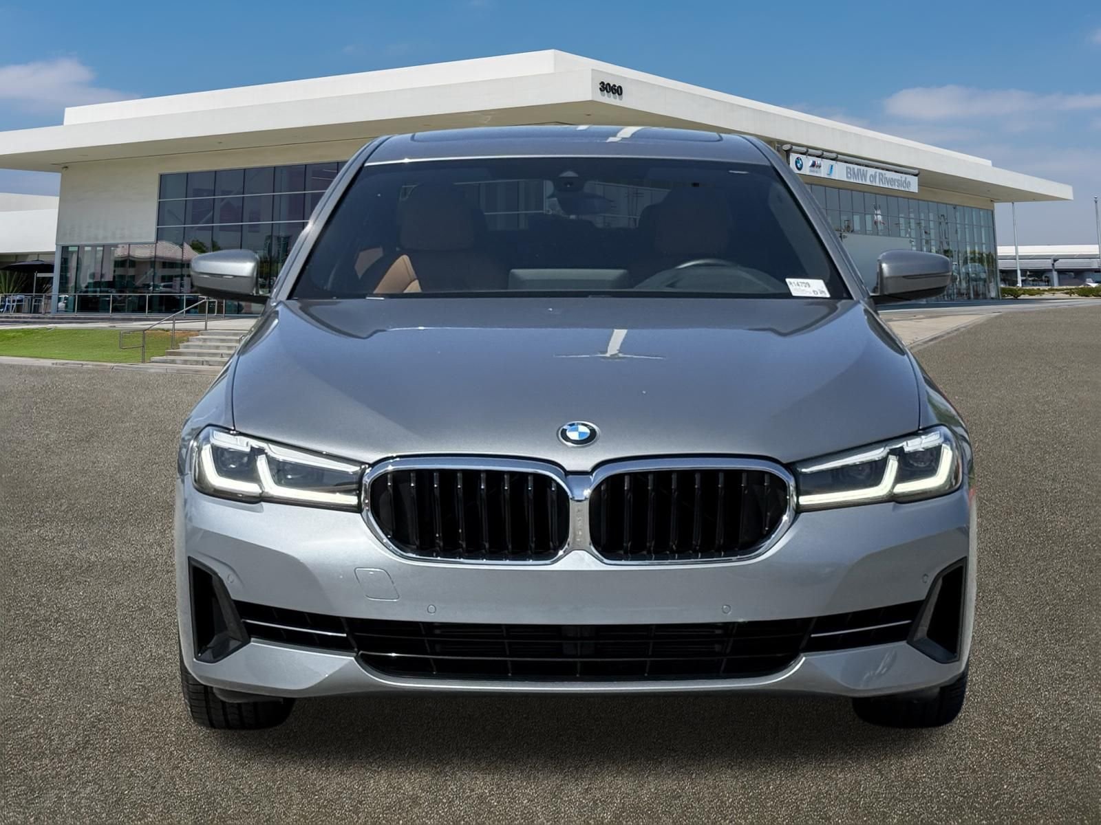 Certified Used 2023 Skyscraper Grey Metallic BMW 540i image 3