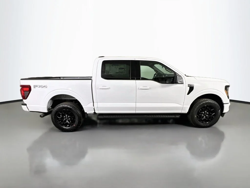 New 2026 Oxford White Ford XLT image 17