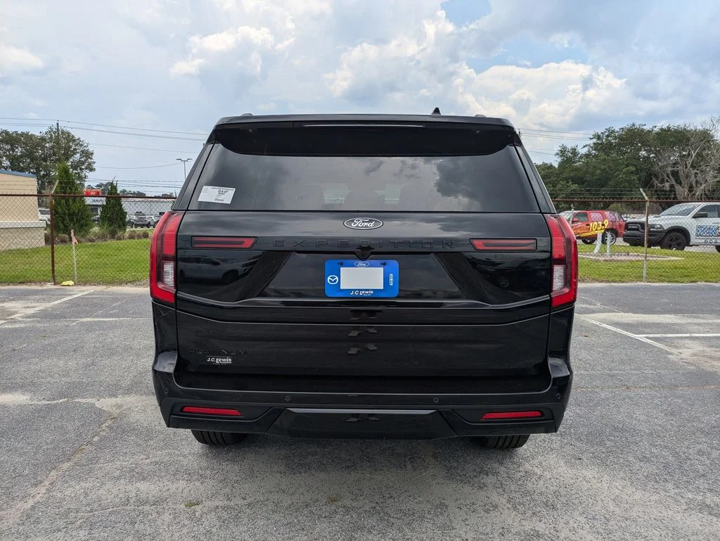 New 2026 Black Ford Platinum image 5