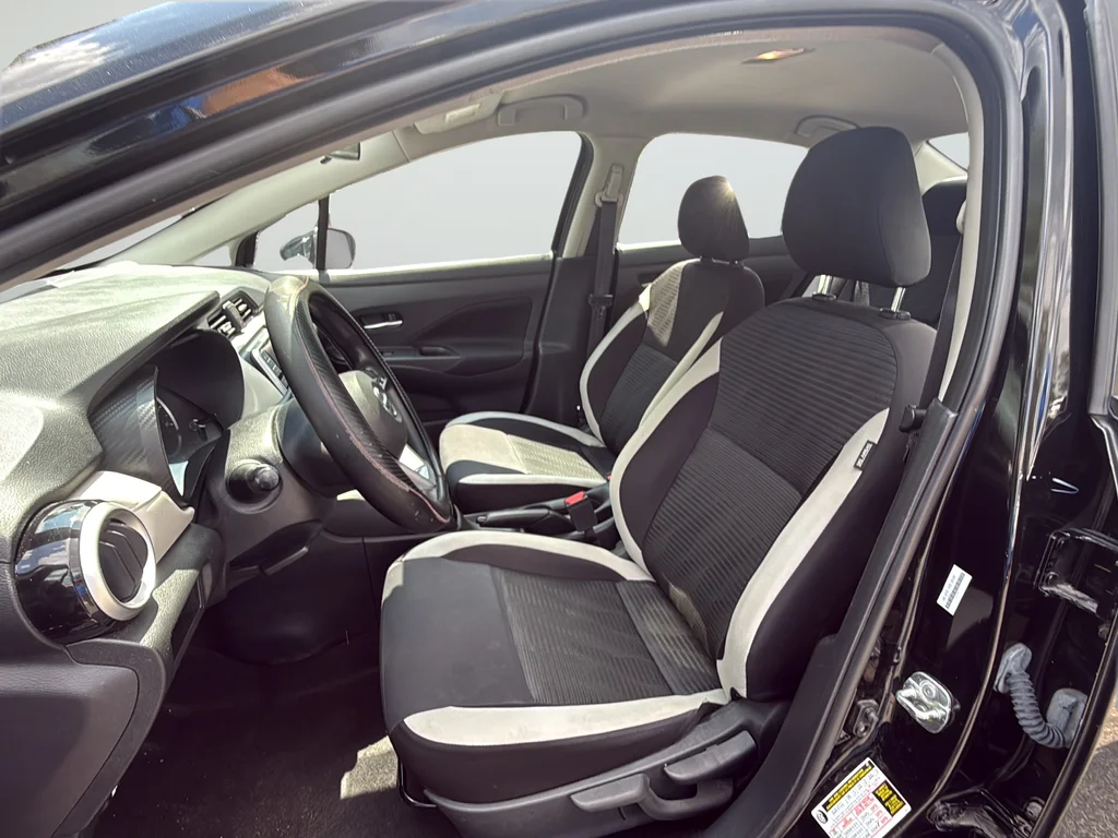 Used 2021 Black Nissan 1.6 SV image 31