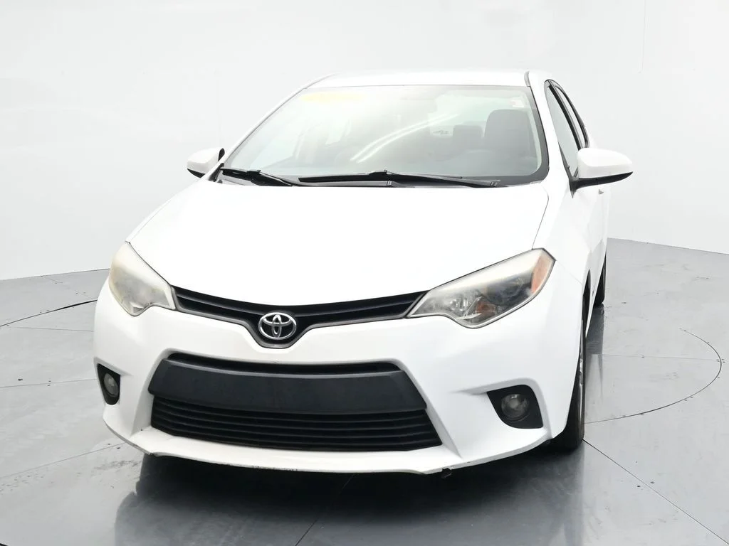 Used 2014 White Toyota LE Plus image 3