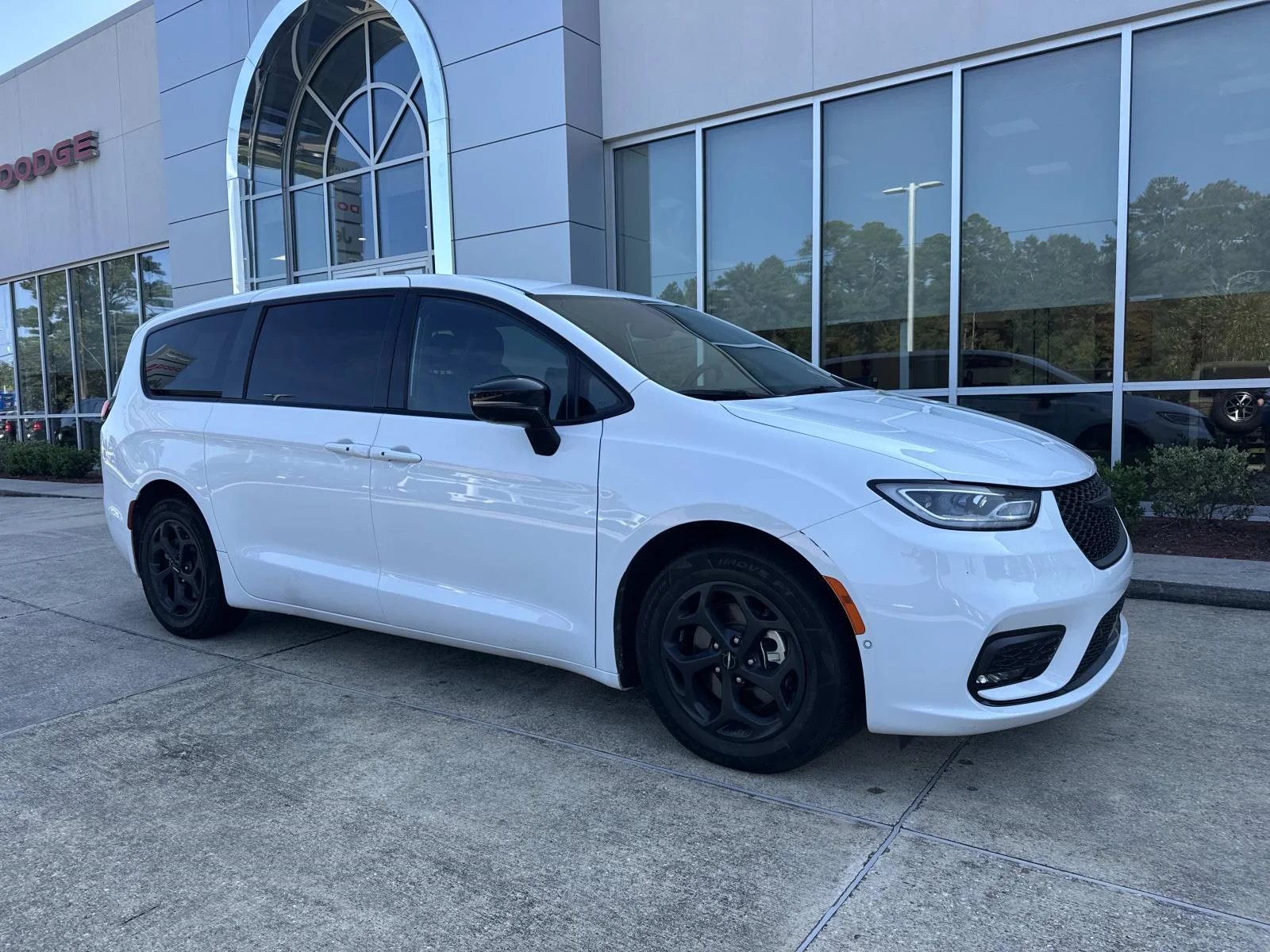 Used 2024 White Chrysler Hybrid S Appearance Pkg FWD image 1