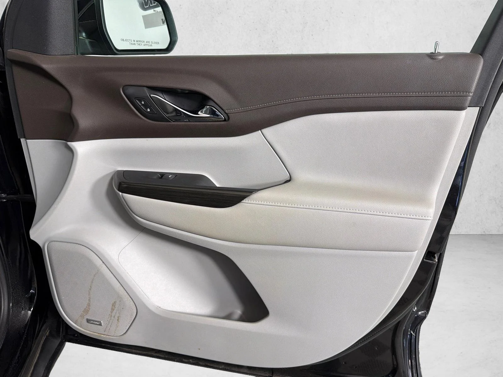 Used 2022 White GMC SLT image 16