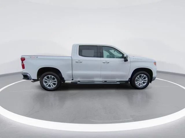 Used 2025 White Chevrolet LTZ image 9