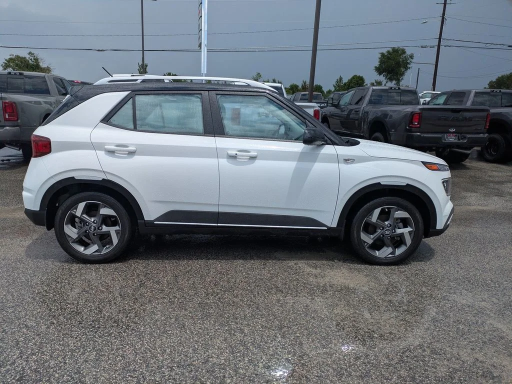 Used 2024 White Hyundai Limited image 3