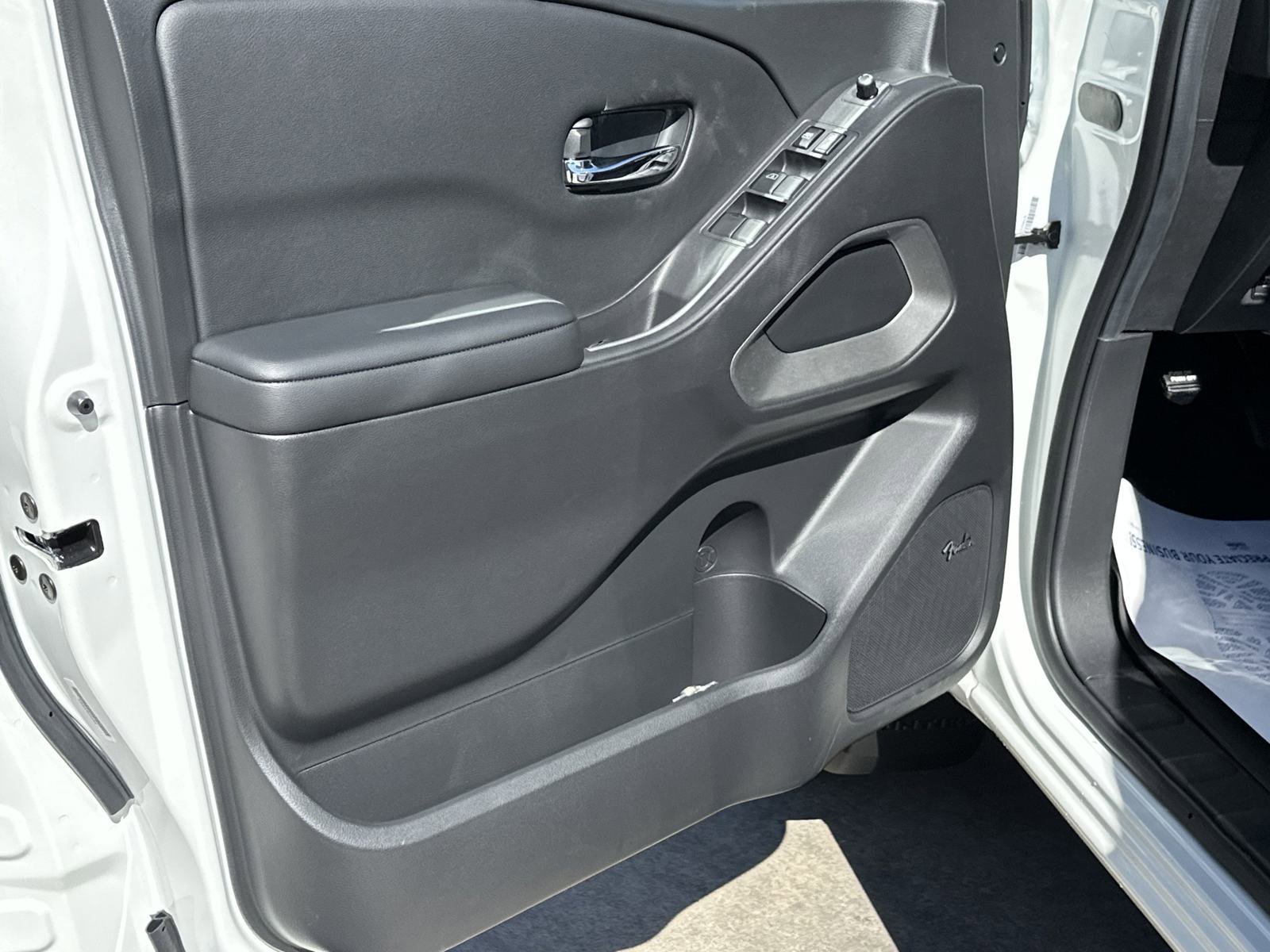 2025 Nissan Frontier SV - Photo 11