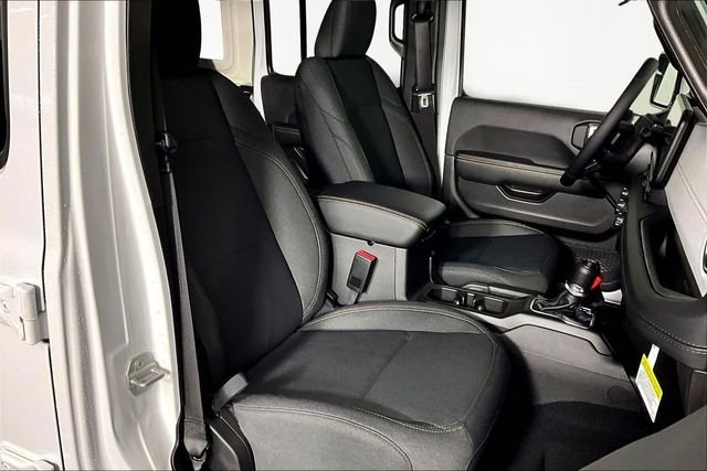 2026 Jeep Wrangler 4-Door Sahara - Photo 12