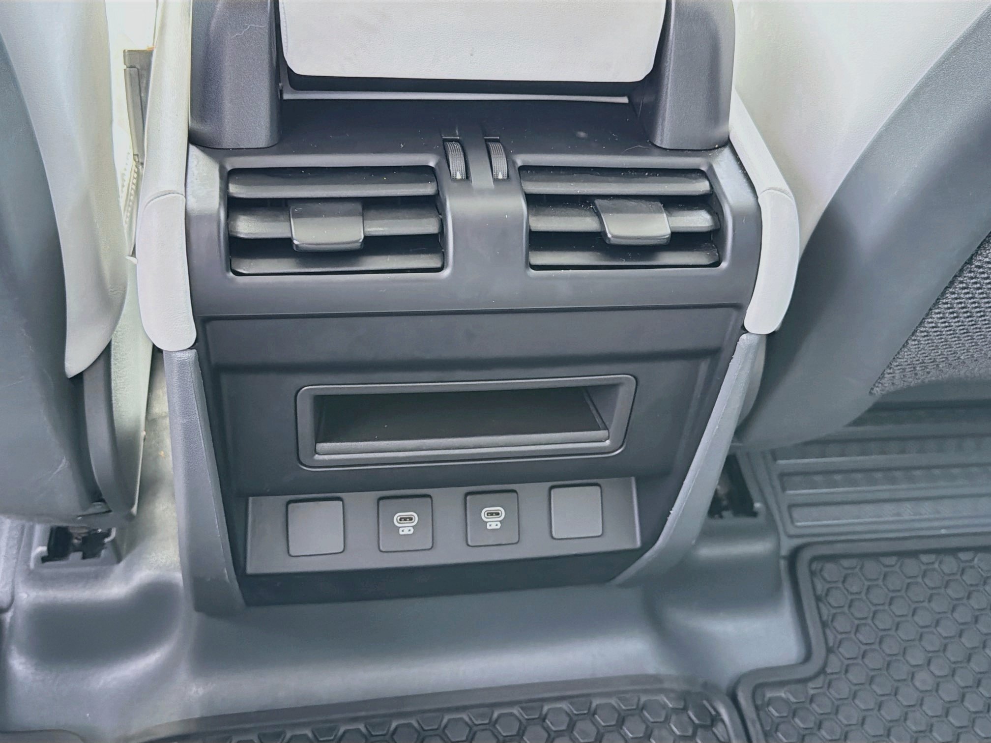Used 2025 Santorini Black Metallic Land Rover S image 20