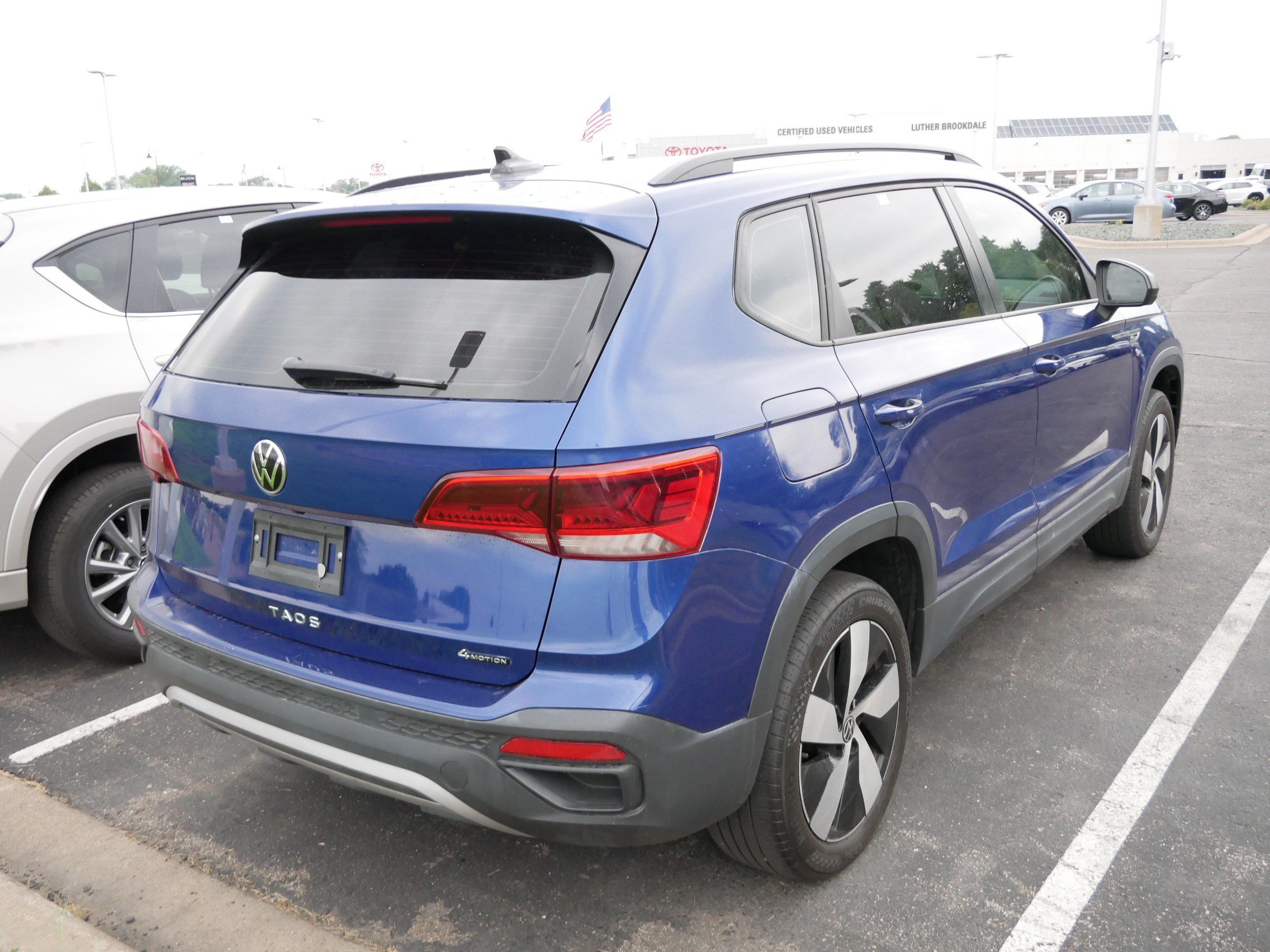 Used 2024 Dusk Blue Metallic Volkswagen S image 8