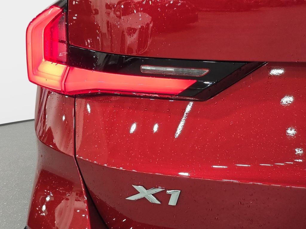 Used 2026 Vegas Red Metallic BMW xDrive28i image 26