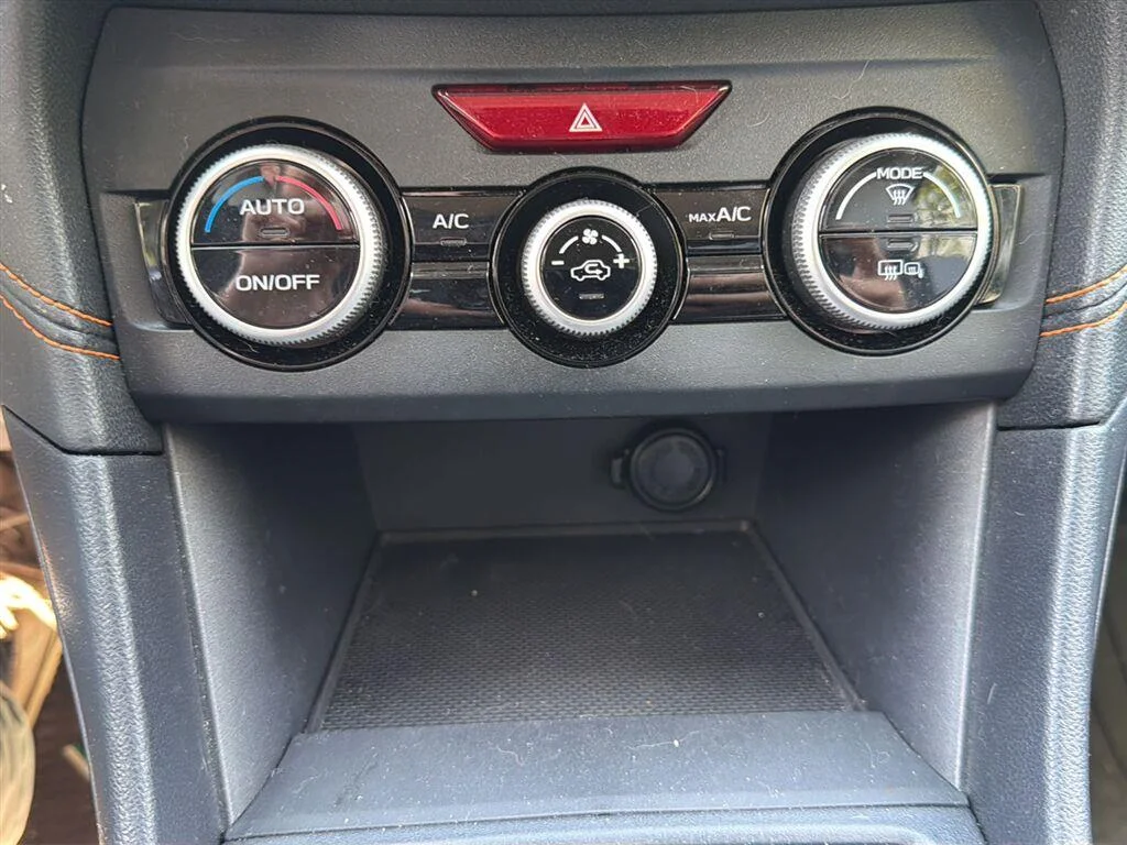 Used 2018 Dark Gray Metallic Subaru Limited image 19