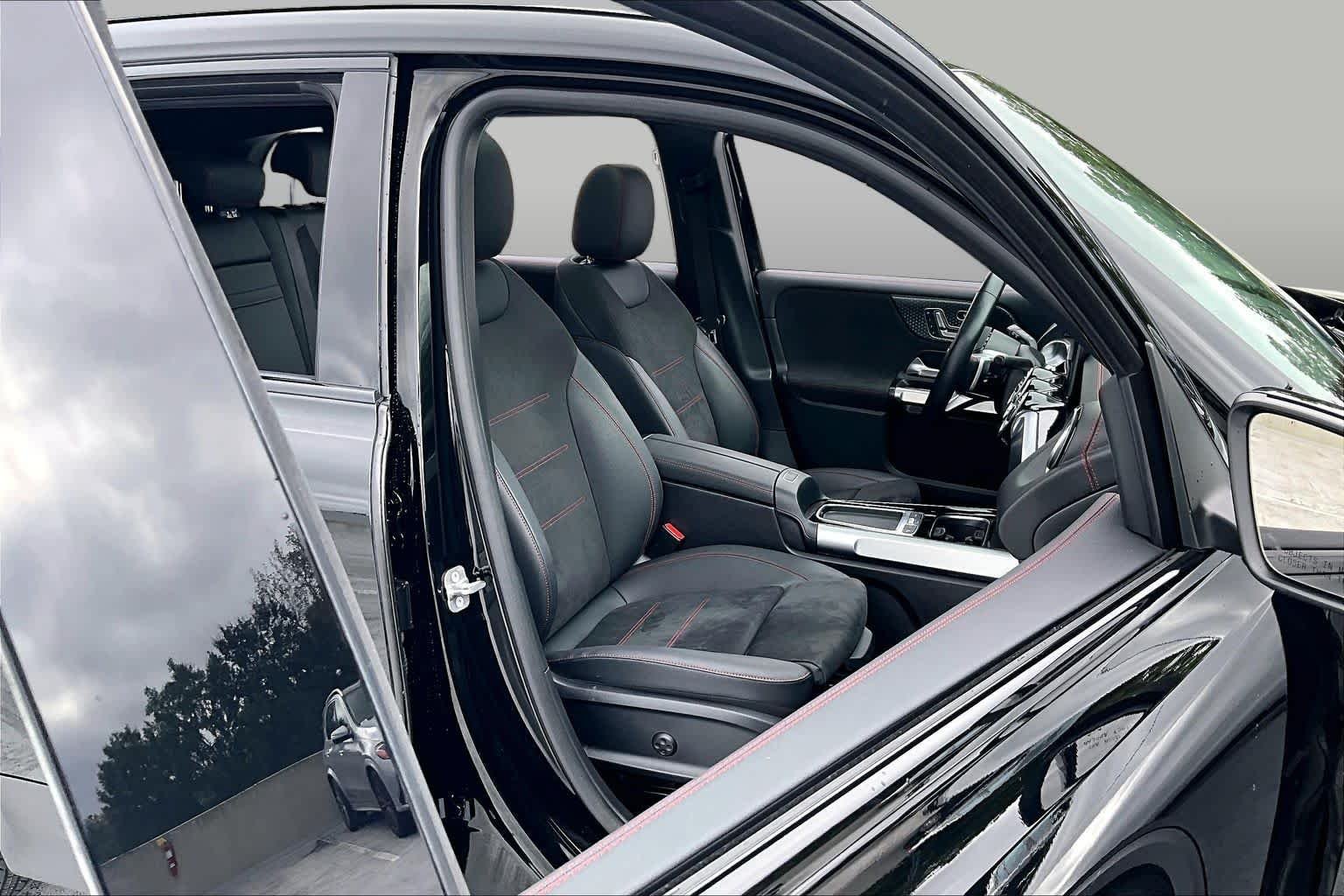 Used 2024 Night Black Mercedes-Benz EQB 250+ image 8