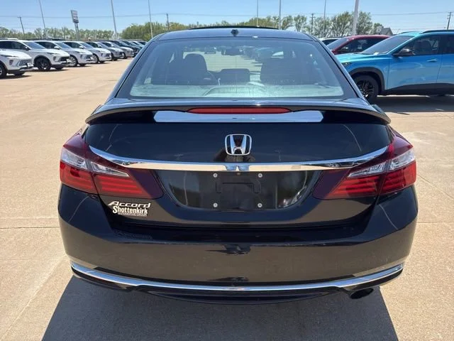 Used 2016 Black Honda EX-L image 4