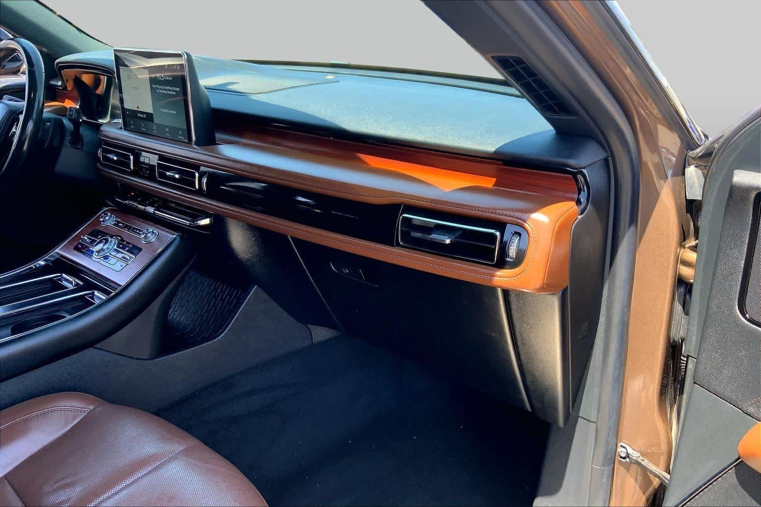 Used 2022 Bronze Smoke Metallic Clearcoat Lincoln Reserve image 16