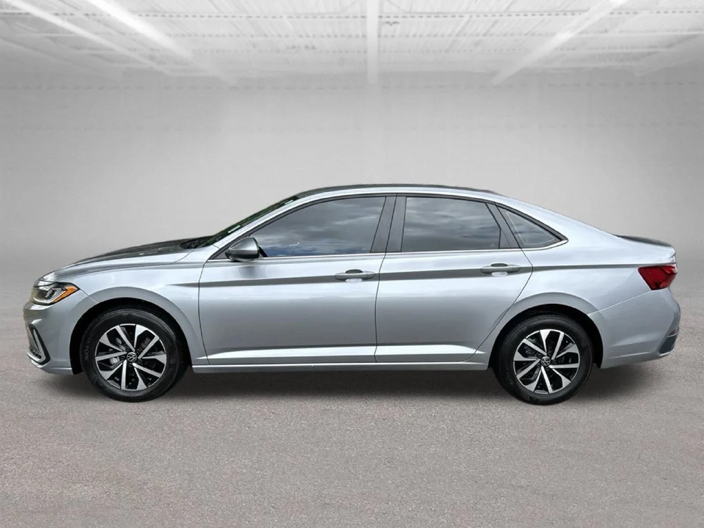 Used 2025 Gray Volkswagen 1.5T S image 2