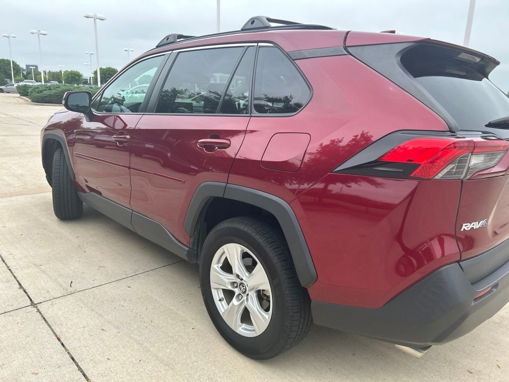 Used 2019 Red Toyota XLE image 5