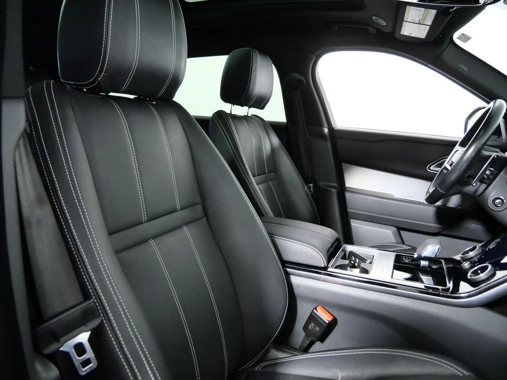 Used 2022  Land Rover P250 R-Dynamic S image 11